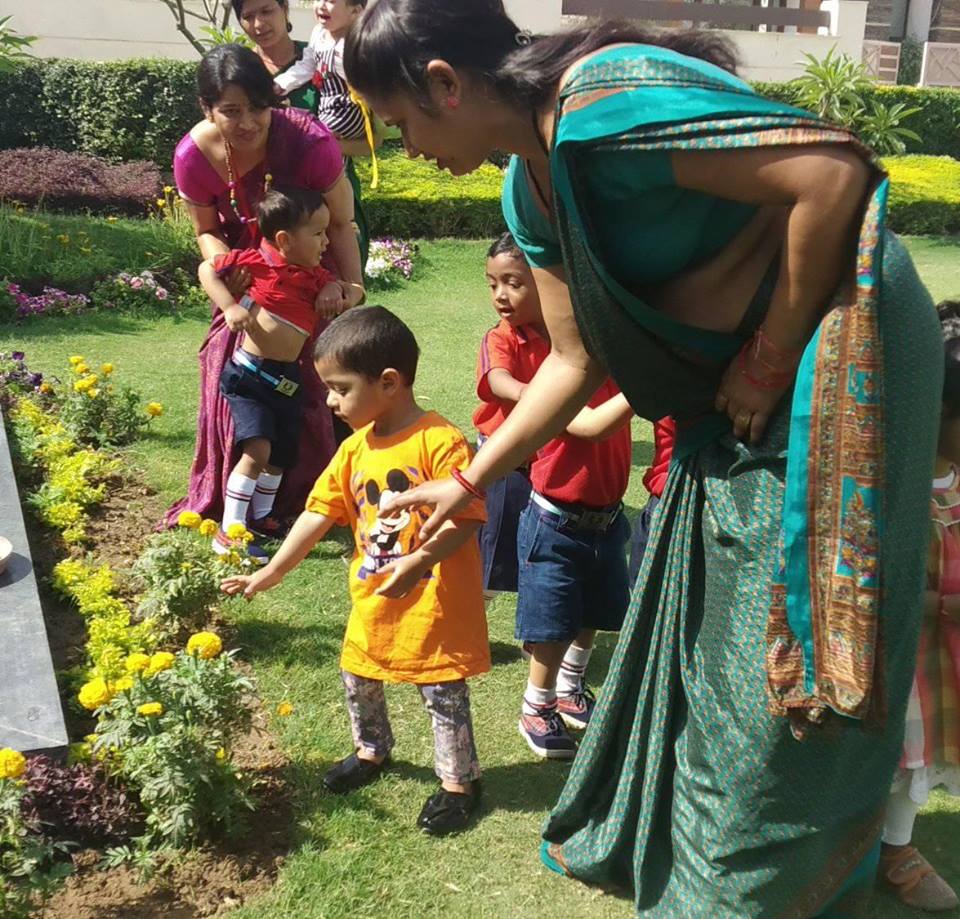 Preprimary Students Visit School Botanicalgarden